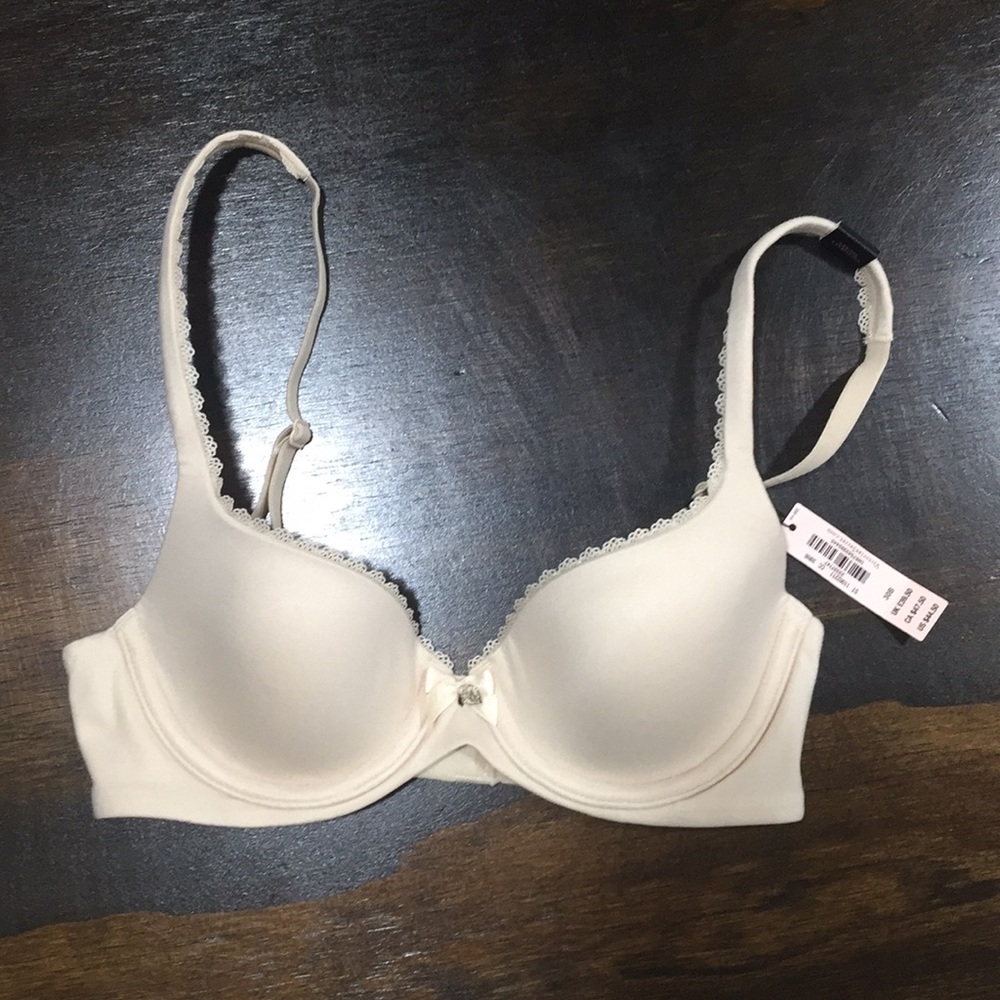 NWT BEIGE VICTORIA SECRET BRA